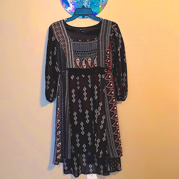SAMI & JO | SHEER SLEEVES PAISLEY BOHEMIAN HIGH-LOW DRESS - Picture 1 of 9